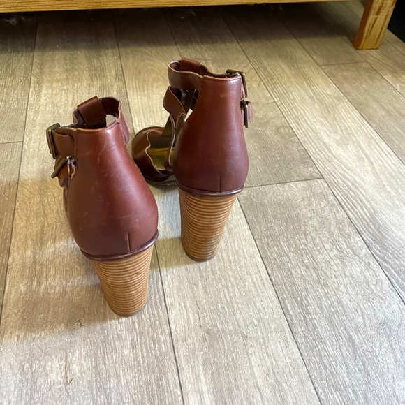 Leather Strappy heels - Picture 4 of 6